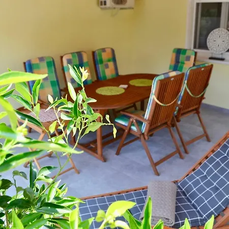 Apartmani Pax Pakostane