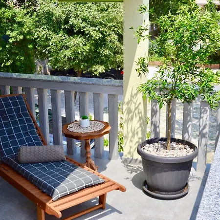 Apartmani Pax Apartment *