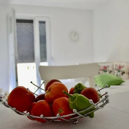 Apartmani Pax * Pakostane