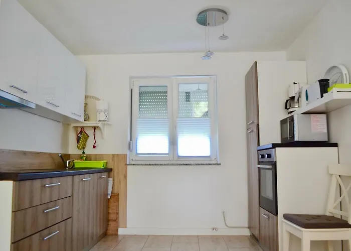 Apartmani Pax Pakostane